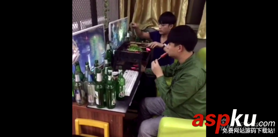 在網吧燒烤,在網吧洗腳,在網吧煎蛋