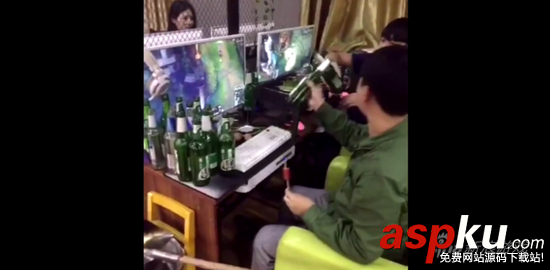 在網吧燒烤,在網吧洗腳,在網吧煎蛋