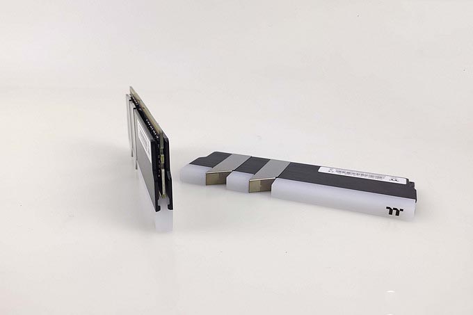 黑蘋果也玩高頻RGB內存條&mdash;&mdash;曜越TT Toughram RGB 3600開箱簡測