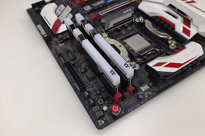 黑蘋果也玩高頻RGB內存條&mdash;&mdash;曜越TT Toughram RGB 3600開箱簡測